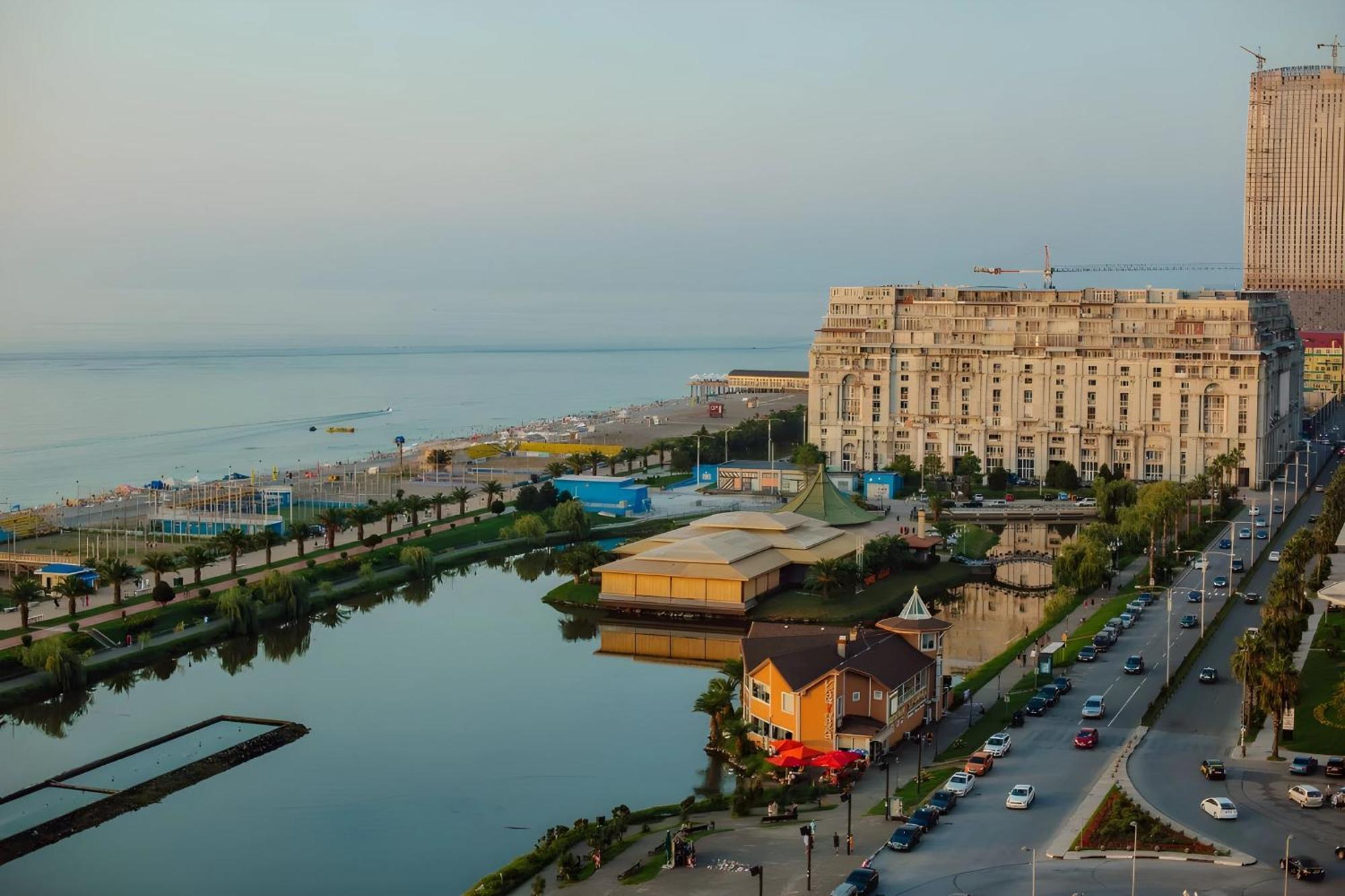 Апартаменты View From Above Orbi City Батуми Экстерьер фото